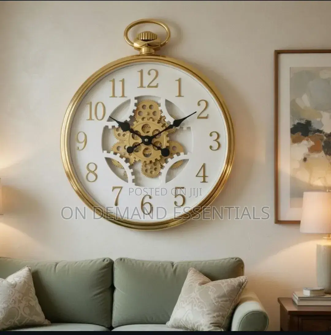Modern and Distinctive Decorative Wall Clock, With Moving Gear