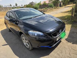 Volvo V40 2014 Black