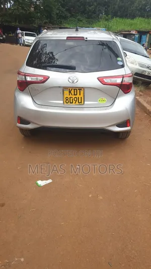 Toyota Vitz 2019 Silver
