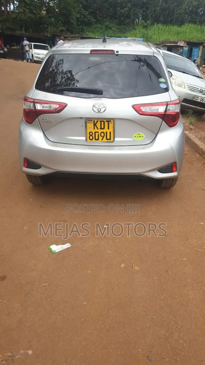 Toyota Vitz 2019 Silver