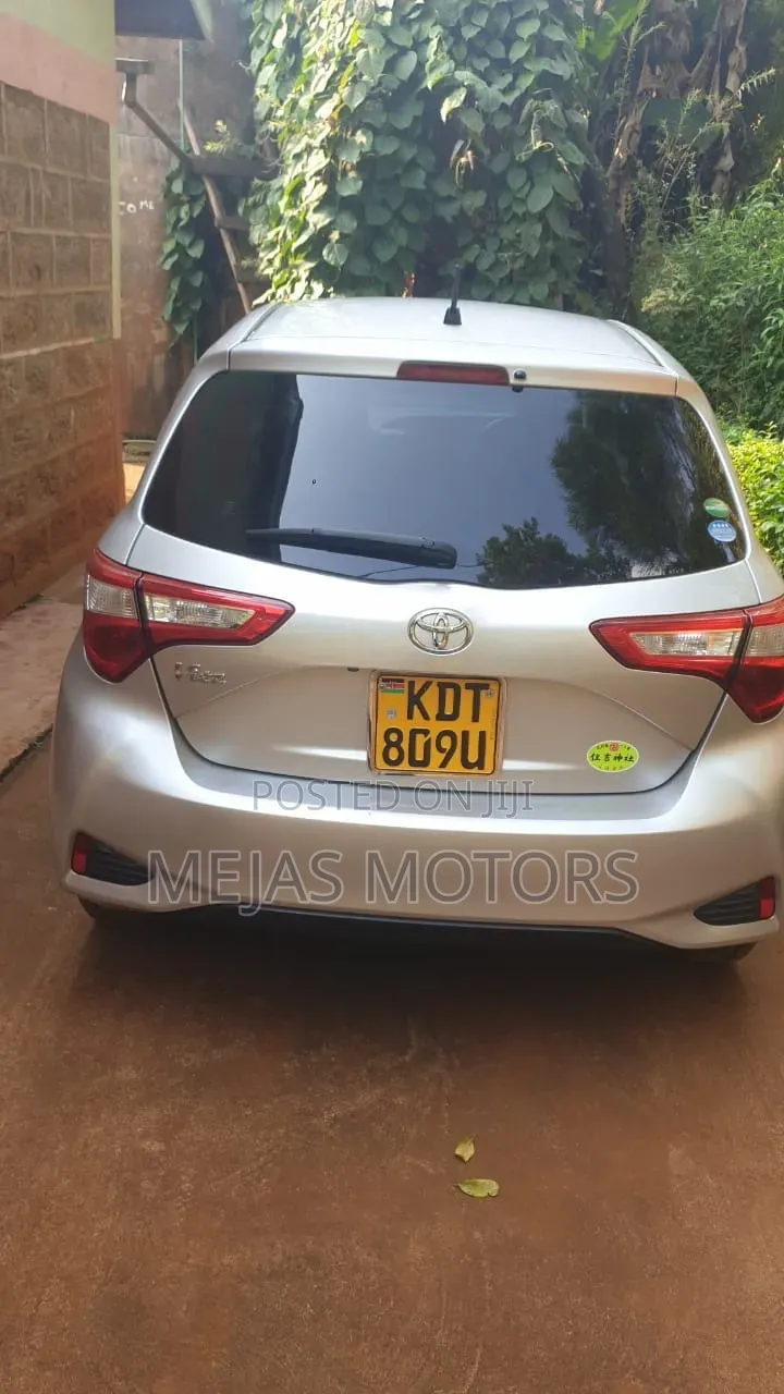 Toyota Vitz 2019 Silver
