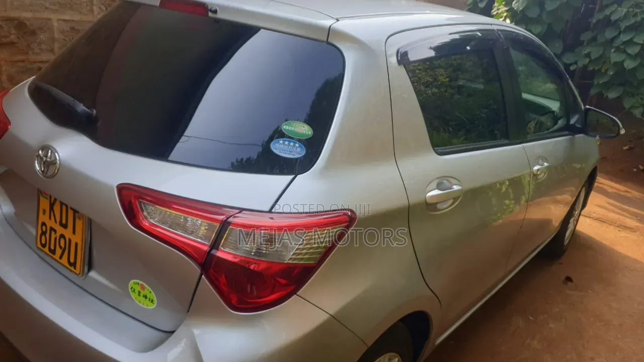 Toyota Vitz 2019 Silver