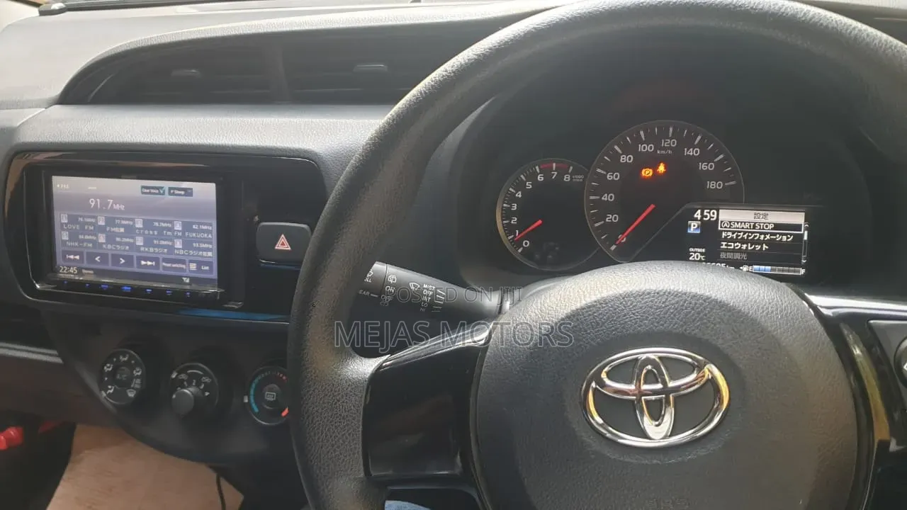 Toyota Vitz 2019 Silver