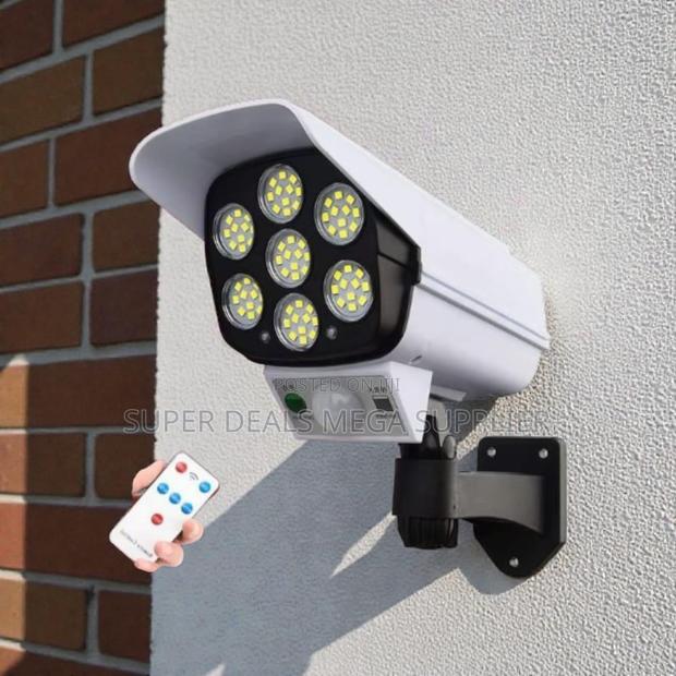 Dummy Camera Solar Light 3 Lighting Modes Remote Controlled
