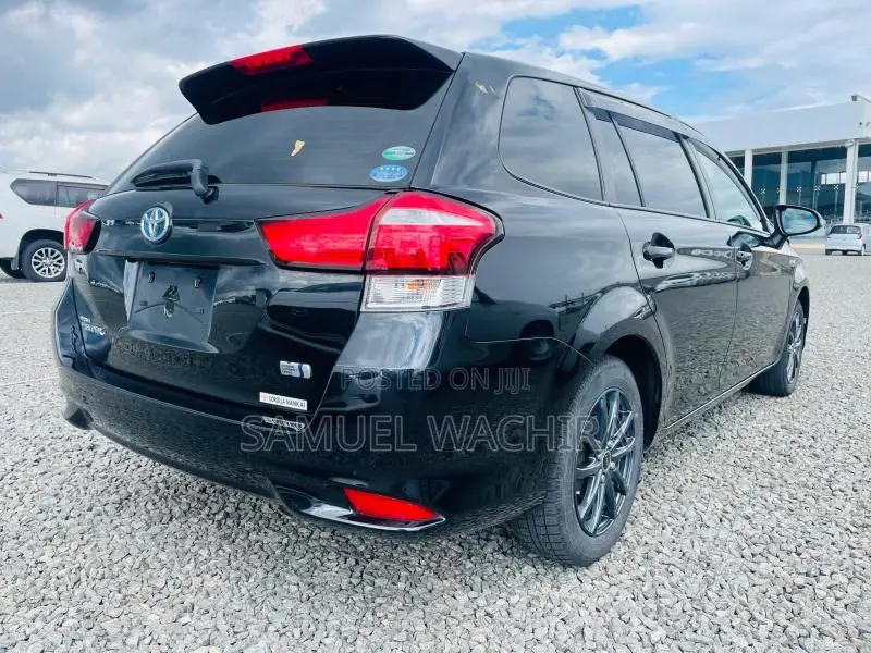 Toyota Corolla Fielder 2018 Black