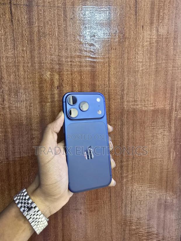 Apple iPhone 17 Pro 256 GB Blue - thumbnail 2