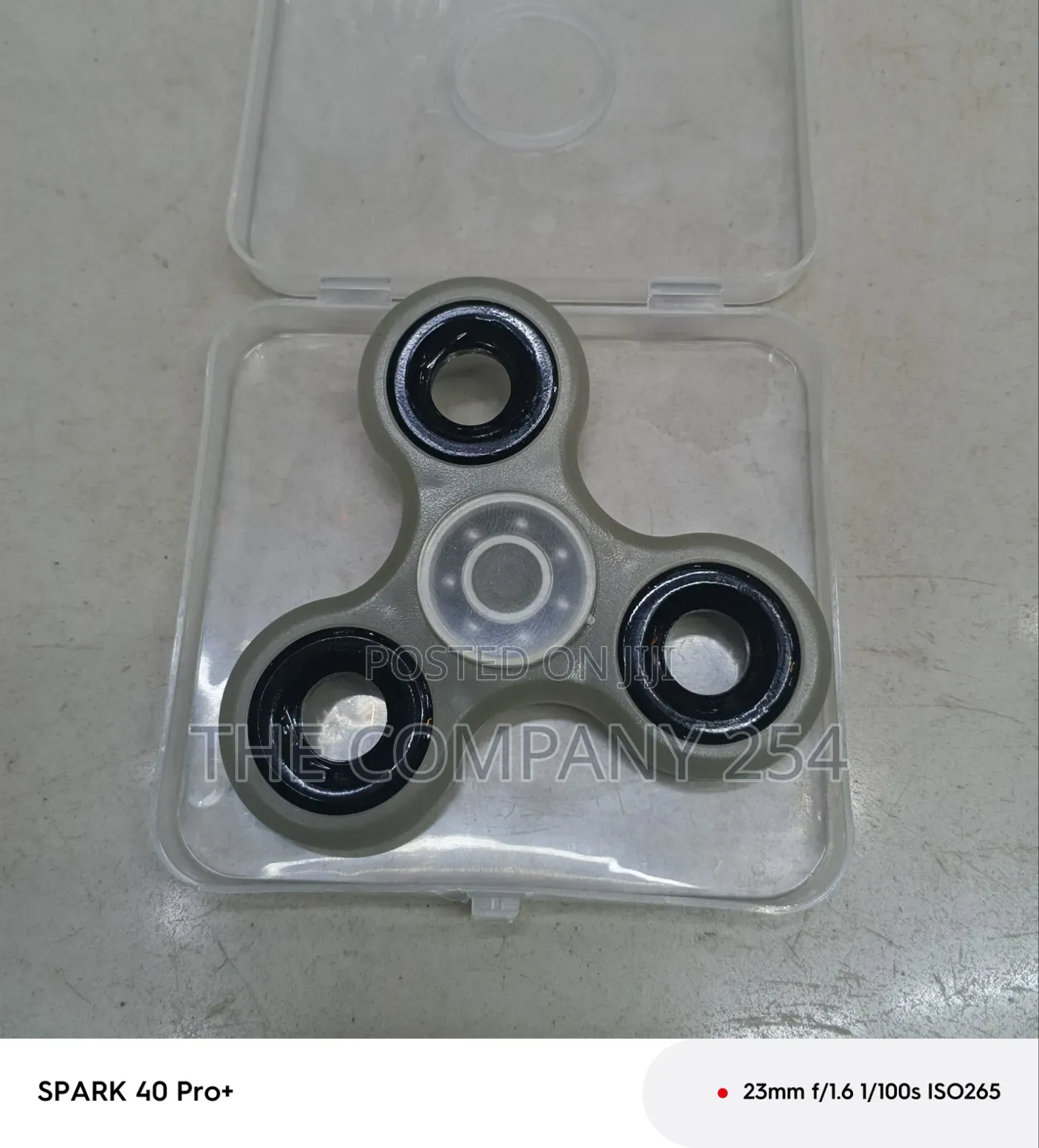 Quality Spinning Fridget Available in Silver and Gold