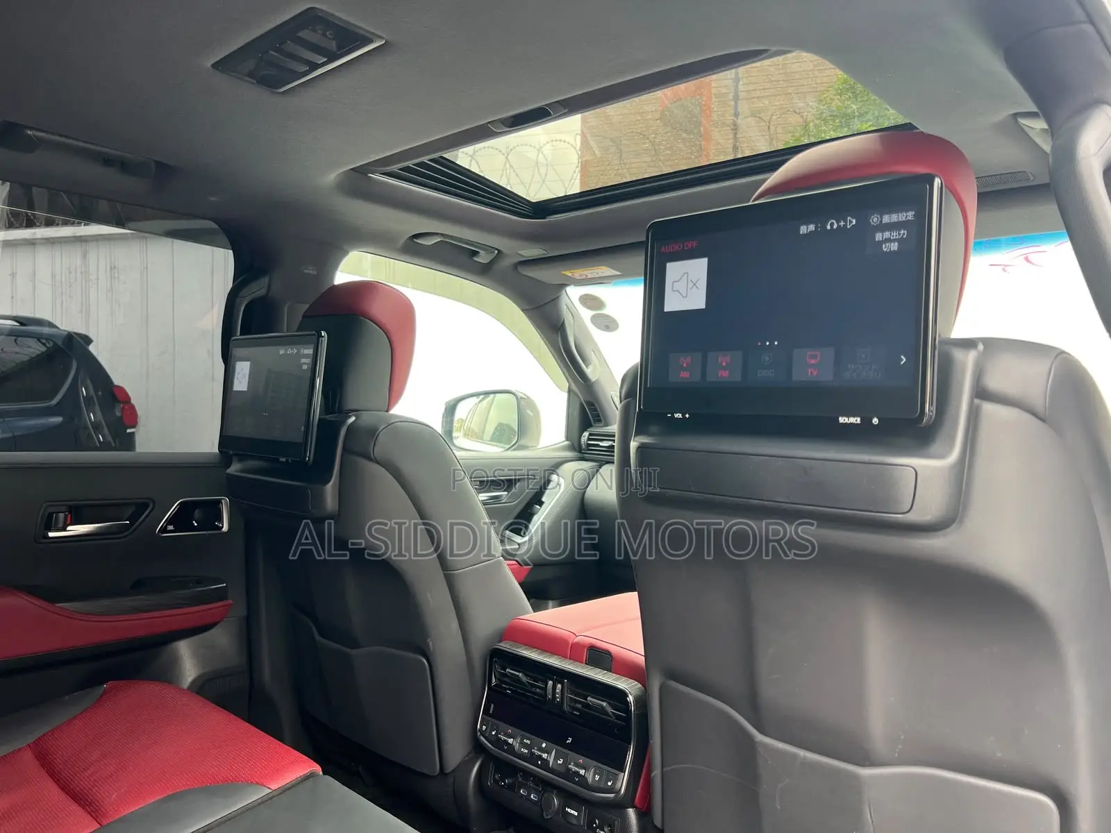 Toyota Land Cruiser LC300 2023 White