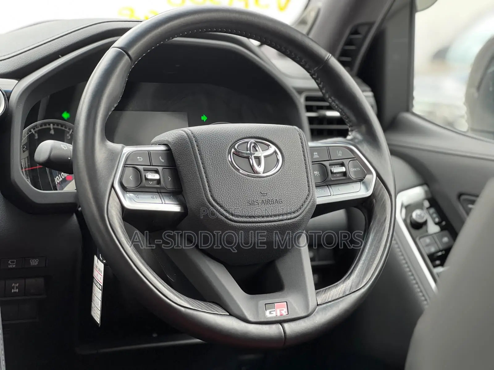 Toyota Land Cruiser LC300 2023 White