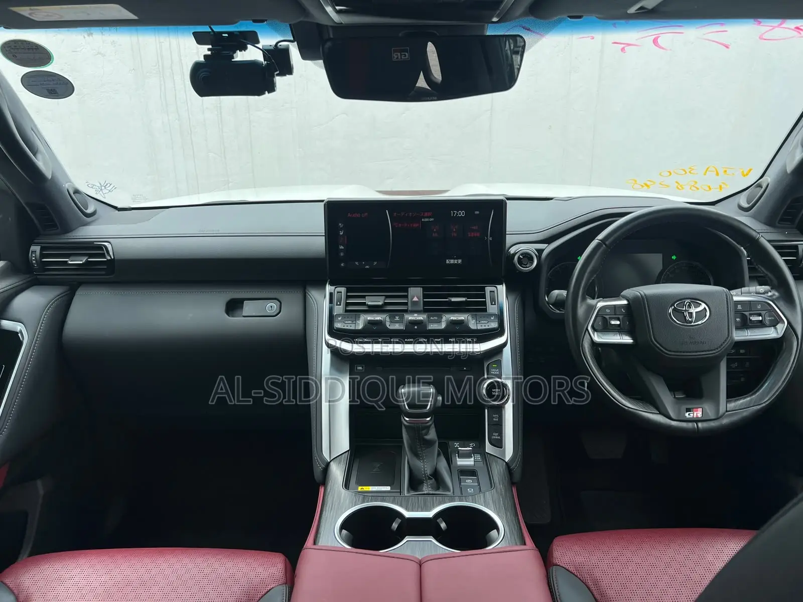 Toyota Land Cruiser LC300 2023 White