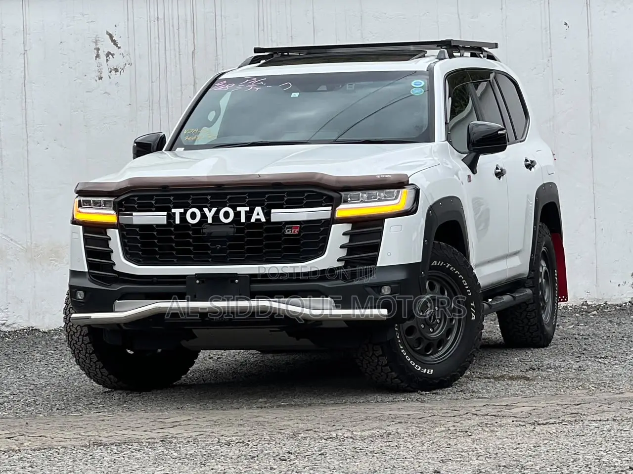 Toyota Land Cruiser LC300 2023 White