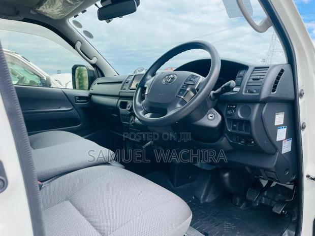 Toyota HiAce 2020 White - thumbnail 5