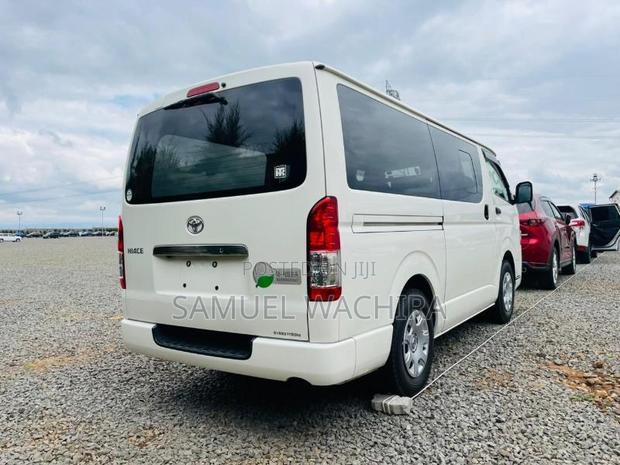 Toyota HiAce 2020 White - thumbnail 2