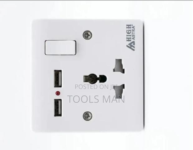 High Astra Universal Wall Socket With Dual USB Ports - White. - thumbnail 2