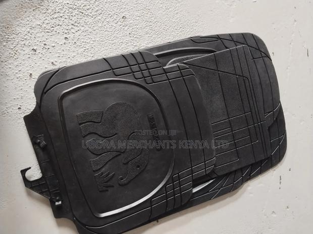 Adjustable Car Rubber Mats - thumbnail 2