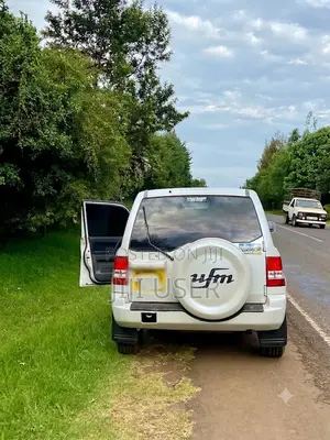 Mitsubishi Pajero IO 2003 Pearl