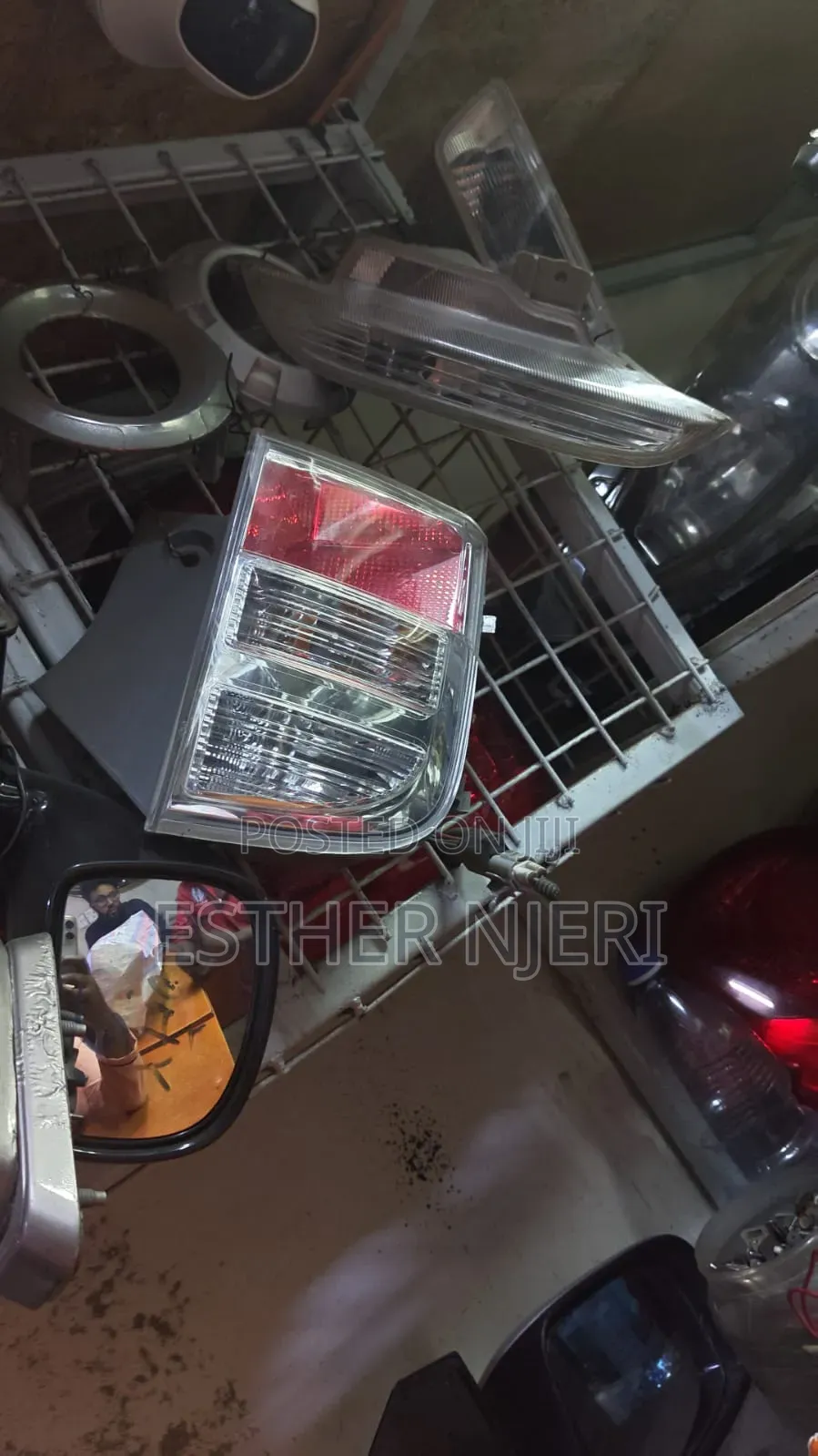 Toyota Isis Bumper Reflector