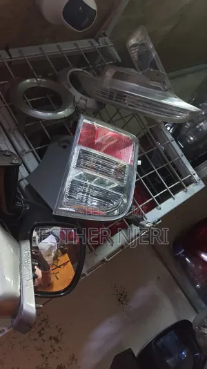 Toyota Isis Bumper Reflector