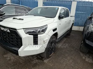 Toyota Hilux 2022 Pearl