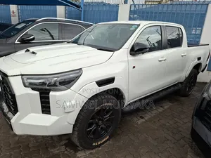 Toyota Hilux 2022 Pearl