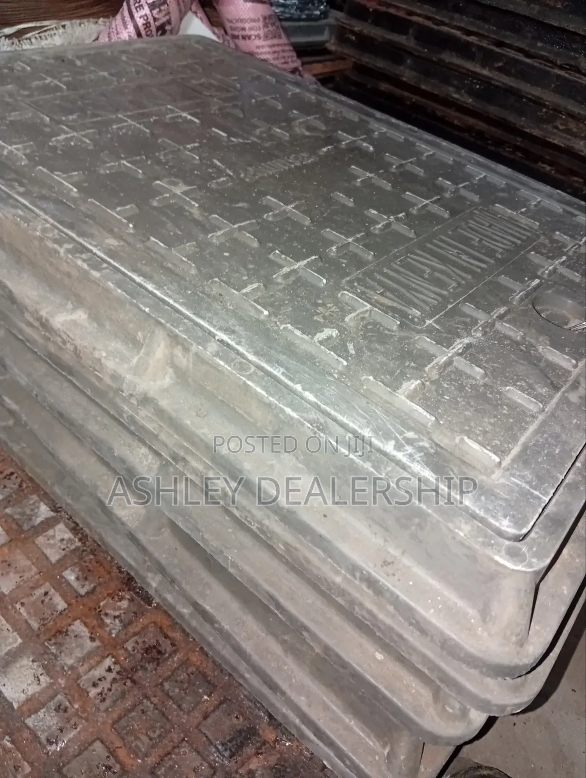 450 by 600 Reinforced Manhole Cover