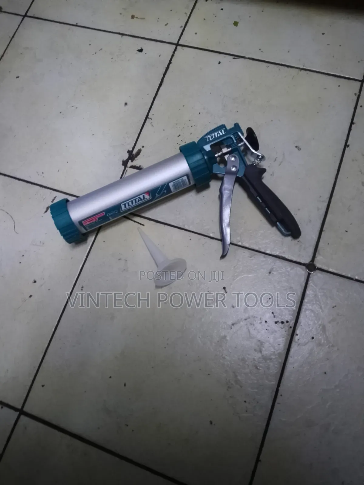 Total Silicone Gun/Aluminum Caulking Gun