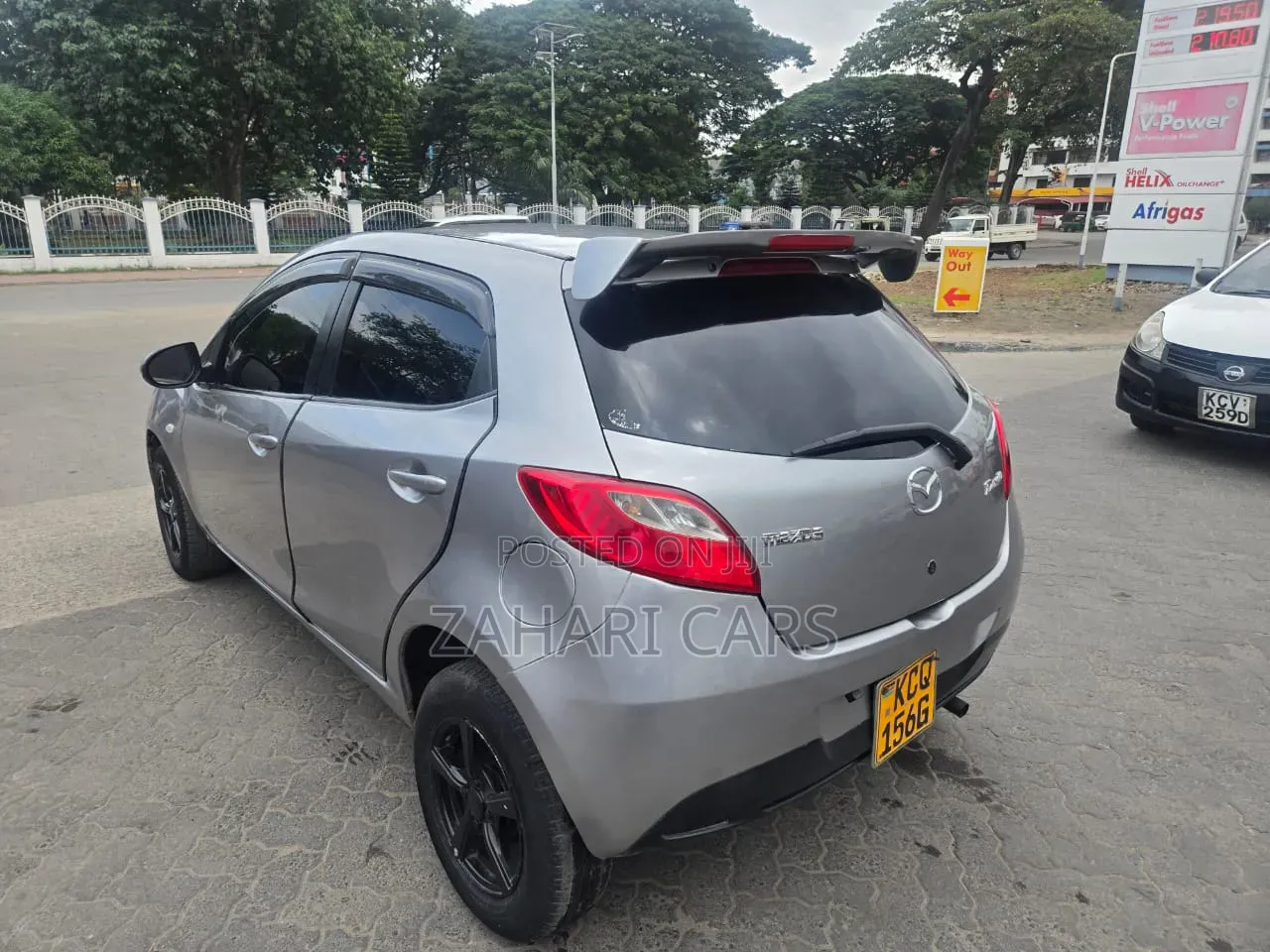 Mazda Demio 2016 Silver
