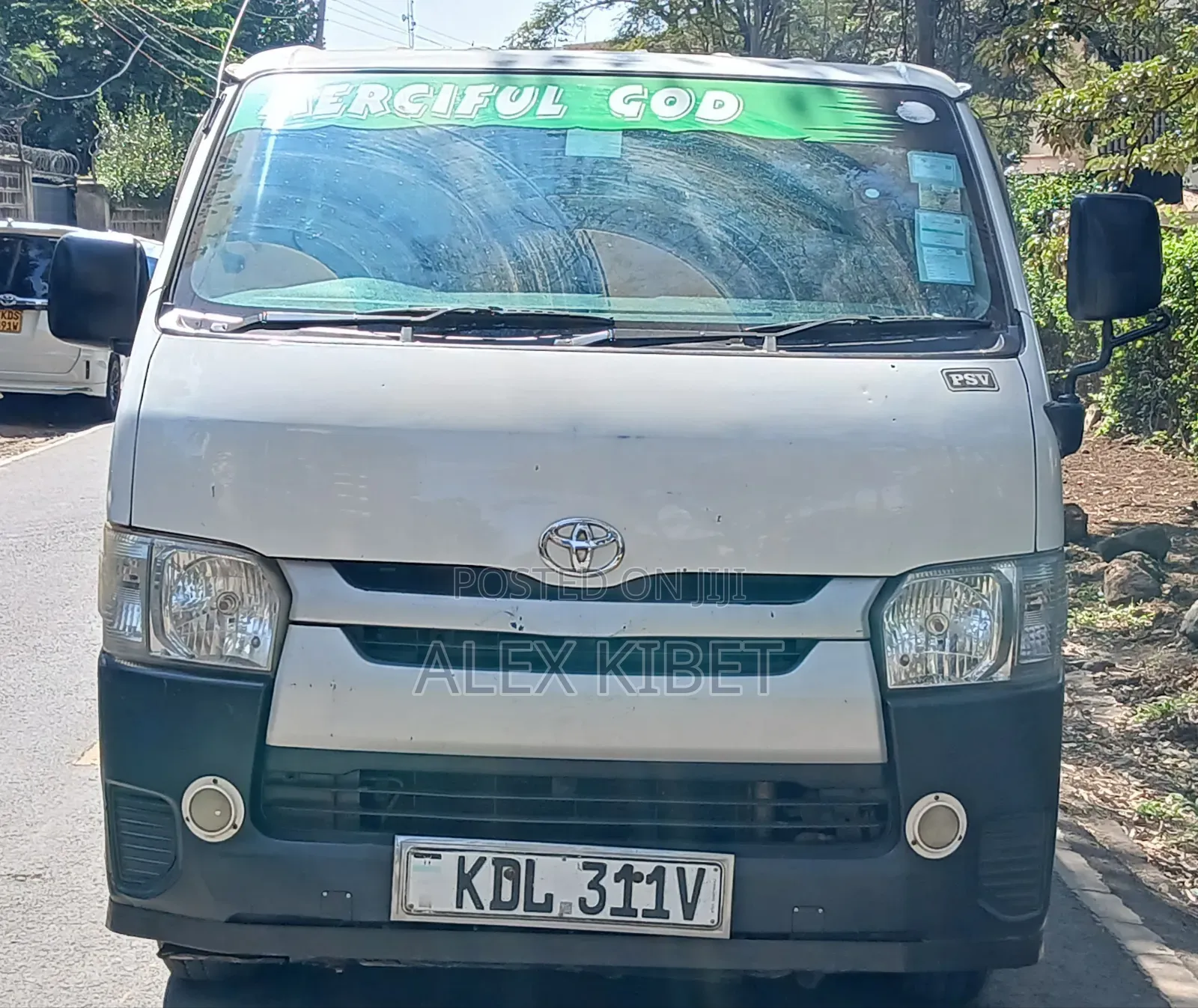 Toyota HiAce 2015 White