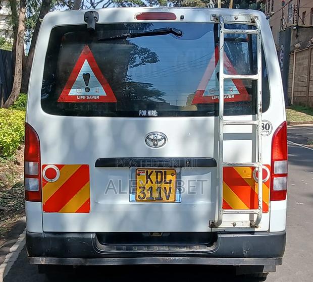 Toyota HiAce 2015 White - thumbnail 5