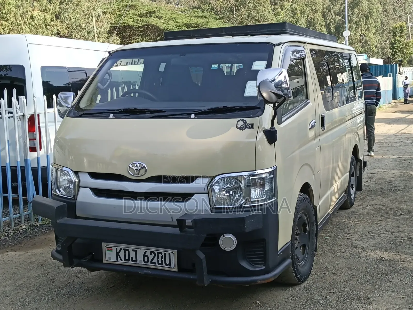 Toyota HiAce 2015 Beige