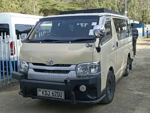 Toyota HiAce 2015 Beige