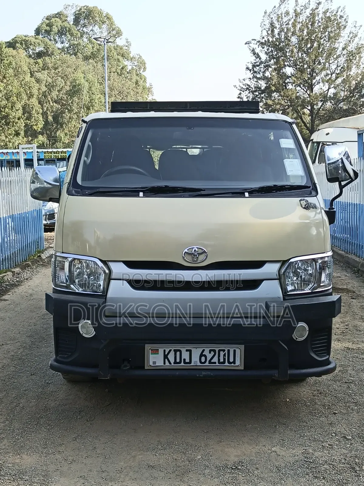 Toyota HiAce 2015 Beige