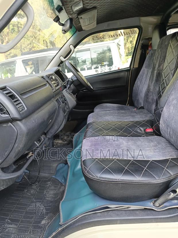 Toyota HiAce 2015 Beige - thumbnail 9