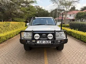 Toyota Land Cruiser HDJ 100 2002 White