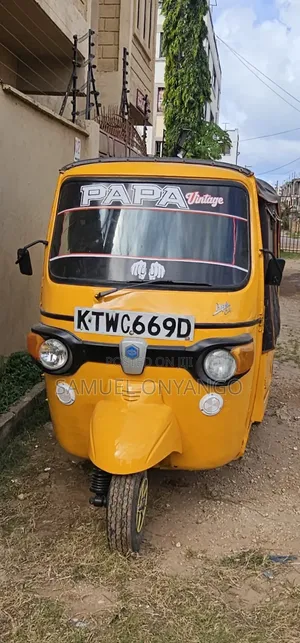 Piaggio Scooter 2019 Yellow