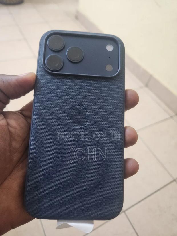 New Apple iPhone 17 Pro Max 512 GB Blue - thumbnail 4