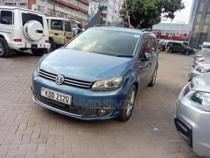 Volkswagen Touran 2014 Blue