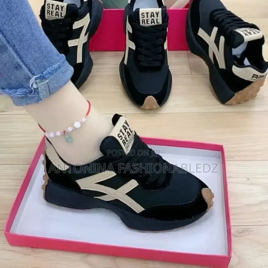 Ladies Comfortable Sneakers