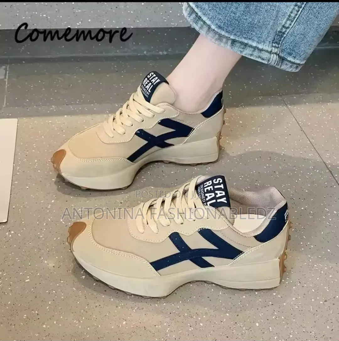 Ladies Comfortable Sneakers