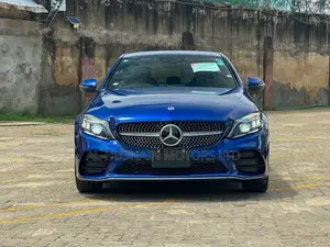 Mercedes-Benz C200 2019 Blue