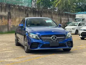 Mercedes-Benz C200 2019 Blue