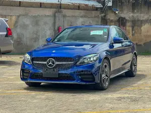 Mercedes-Benz C200 2019 Blue