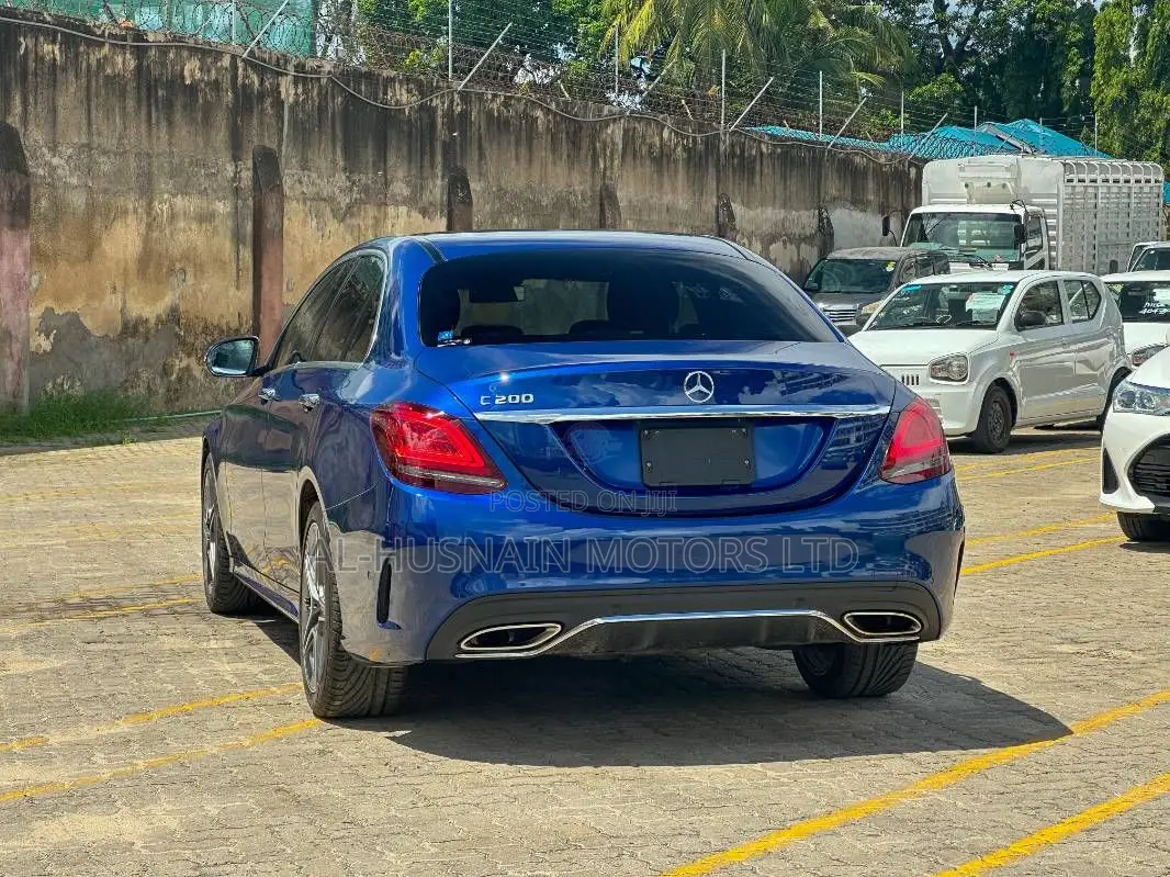Mercedes-Benz C200 2019 Blue