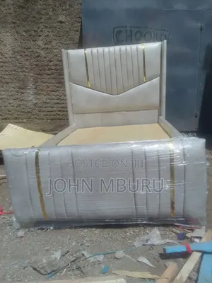 Cream White Chester Bed 4by6