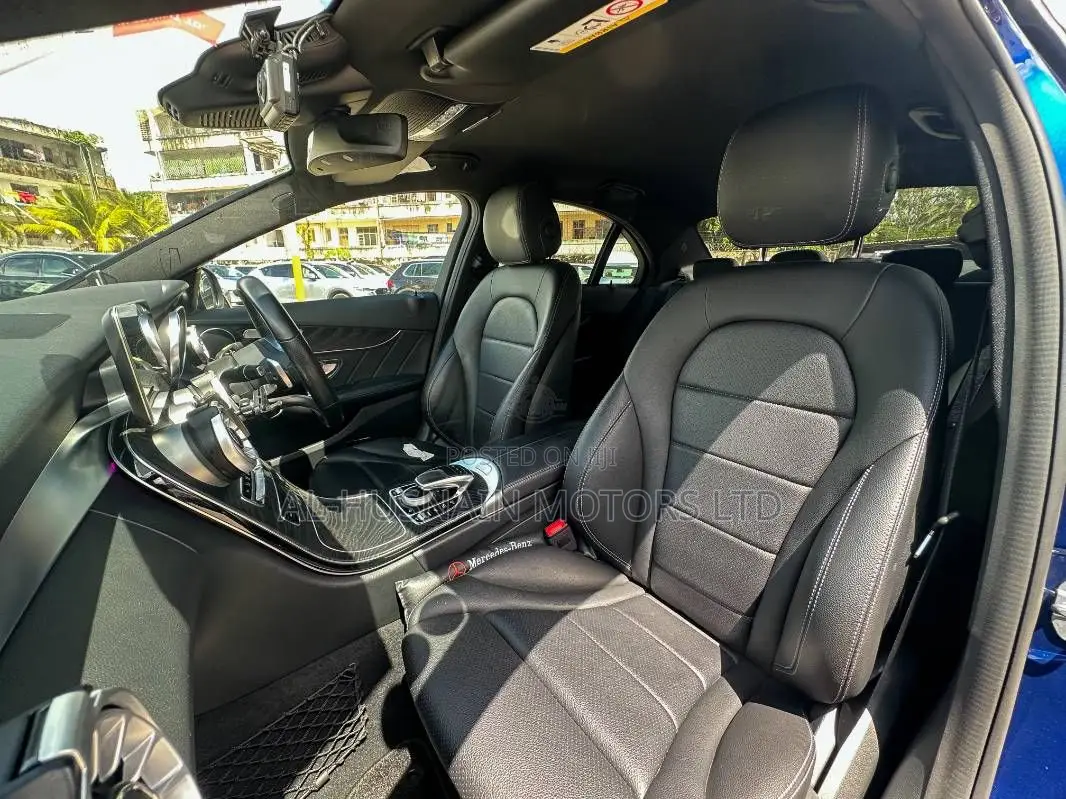 Mercedes-Benz C200 2019 Blue