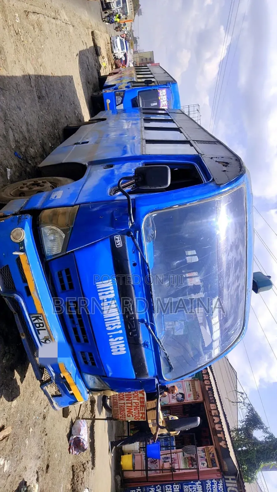 Isuzu NQR 2012 Blue