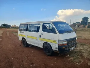 Toyota HiAce 2003 White