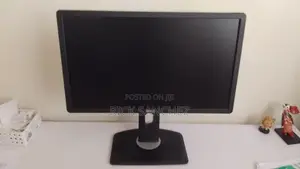 2 Monitors: Dell 22inch, Samsung 17inch