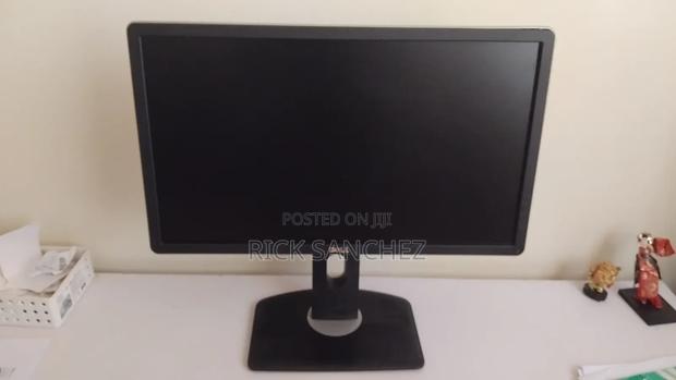 2 Monitors: Dell 22inch, Samsung 17inch - thumbnail 2