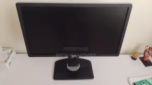 2 Monitors: Dell 22inch, Samsung 17inch